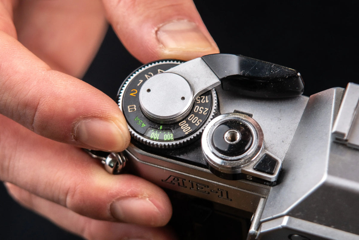 Qué es un código DX y cómo usarlo: modifica tu cámara analógica - Photo Studio Berlin