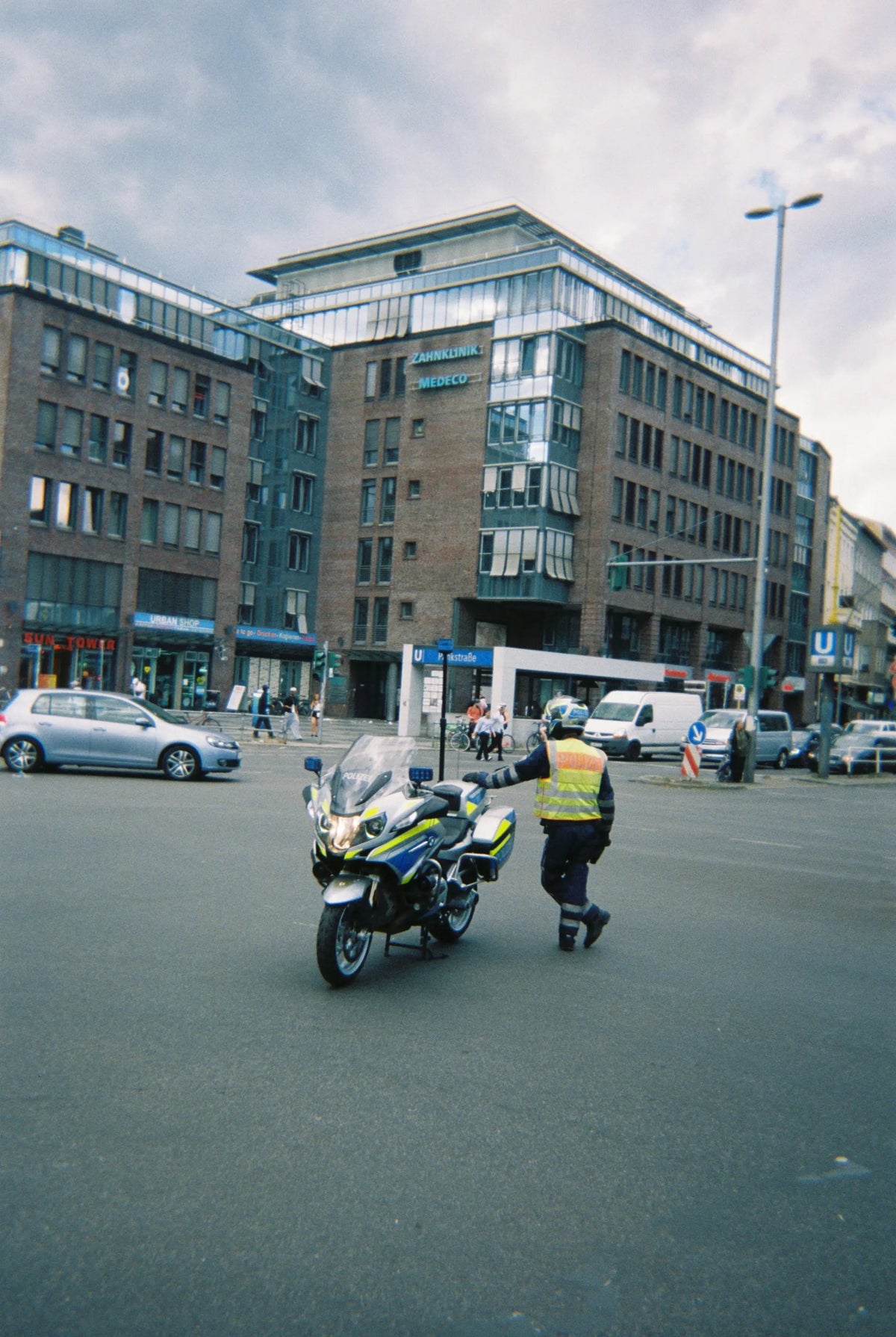 Reusable Camera PolaWalk - Limited Edition – analogue camera gallery view 3 of 5